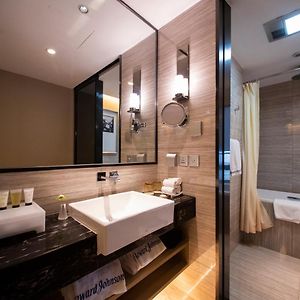 Two-bedroom Premier Suite Lake View